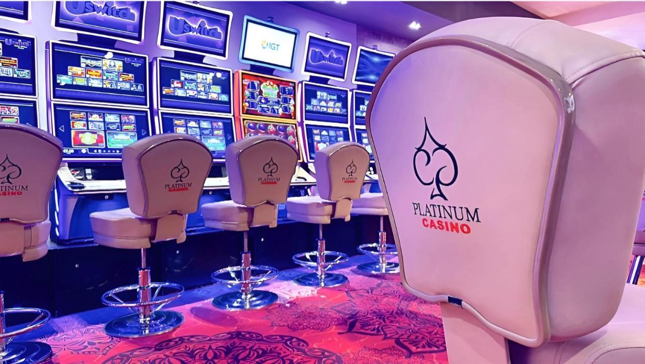 Platinum Hotel And Casino Bansko Exterior photo